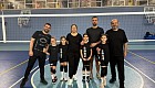 Yeni Yıl Voleybol Turnuvasında Kıyasıya Rekabet Yaşandı Kazanan Dostluk Oldu
