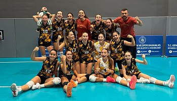 Küçük Kız Voleybol Takımımız Sezona Galibiyetle Başladı