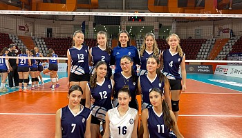 Voleybol Genç Kız Takımımız Sezonun İlk Karşılaşmasında Galibiyet Kazandı