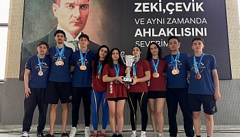 Paletli Yüzme Takımımızdan Büyük Kadınlarda Türkiye 3.’lüğü