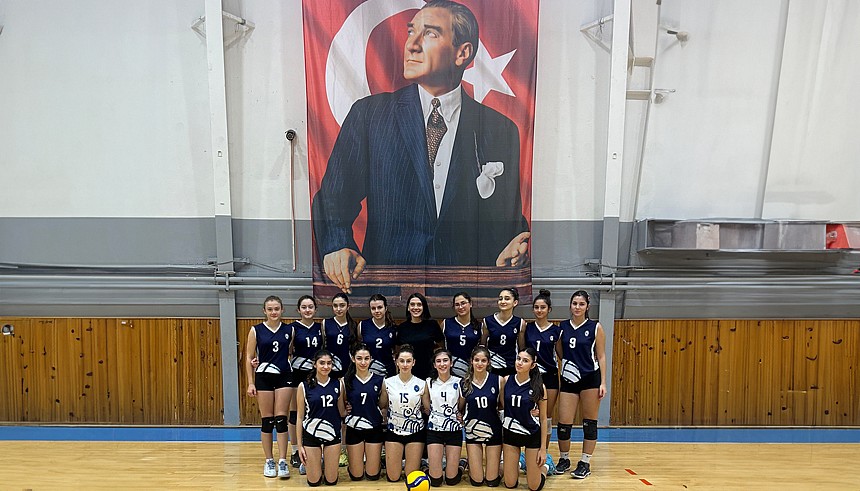 Voleybol Yıldız Kız Takımımız Sezonun İkinci Maçını Galibiyetle Tamamladı