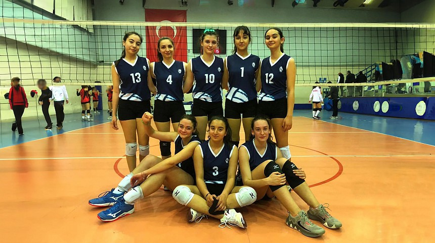 Genç Kız Voleybol Takımımız Bölge Finallerine Galibiyetle Başladı 
