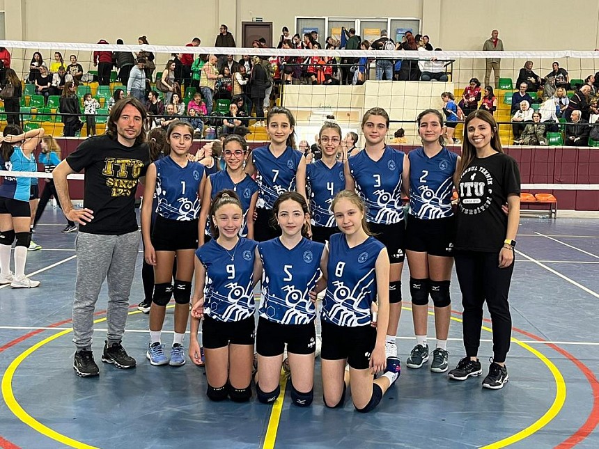 Voleybol Takımlarımız Başarı Geleneğini Sürdürüyor