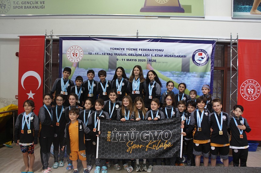 Yüzücülerimiz Başarılarıyla Gururlandırdı