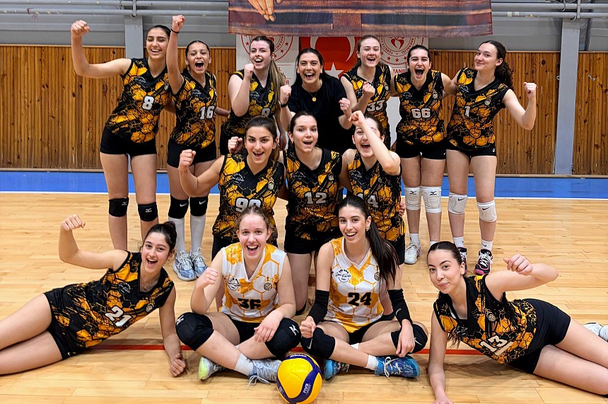 Voleybol Genç Kız Takımımızdan Gururlandıran Başarı